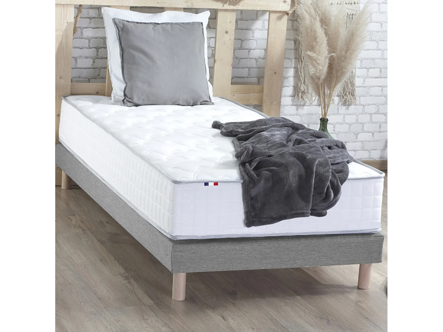 Pack matelas ressorts ASTRE, sommier, couette et oreillers français Dimensions - 90 x 190 cm, Sommier - Gris