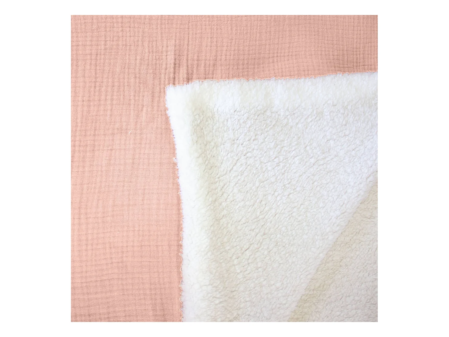 Plaid sherpa et gaze de coton 130 x 170 cm pêche. ALIX. bi-matière