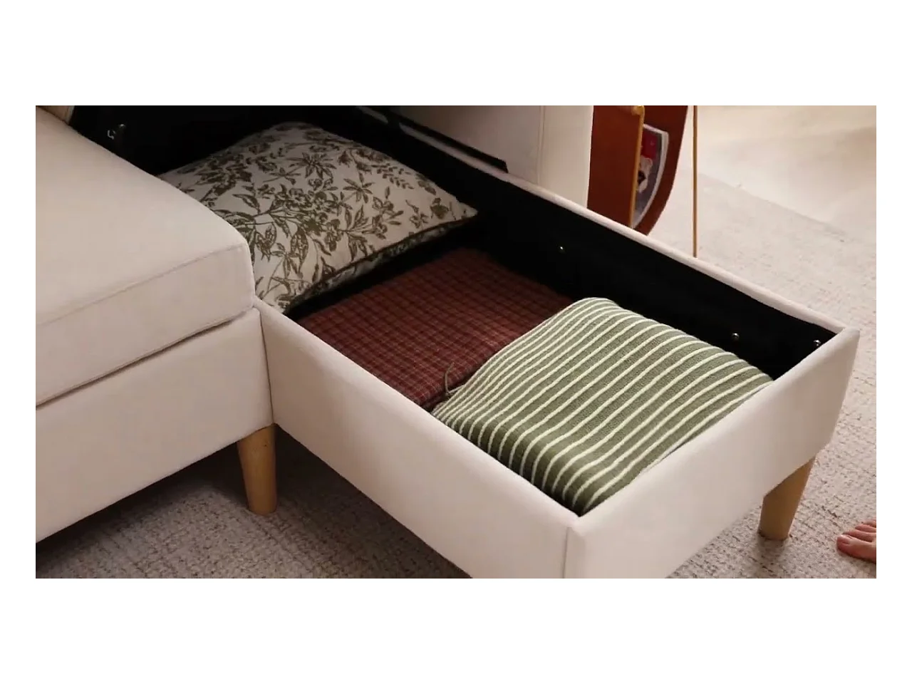 Canapé 3 places moderne en L - avec 2 porte-gobelets - 2 coussins - avec rangement - beige