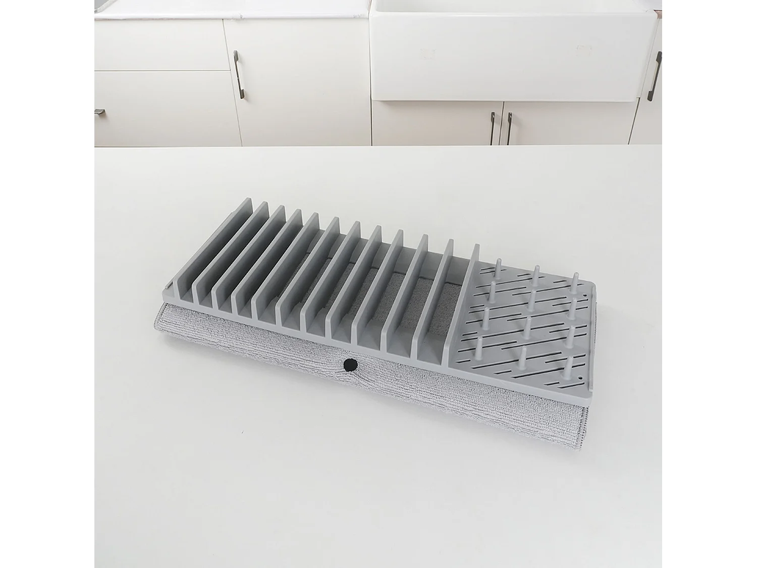 Menastyl - égouttoir A Vaisselle En Polypropylene Avec Tapis En Polyester Gris