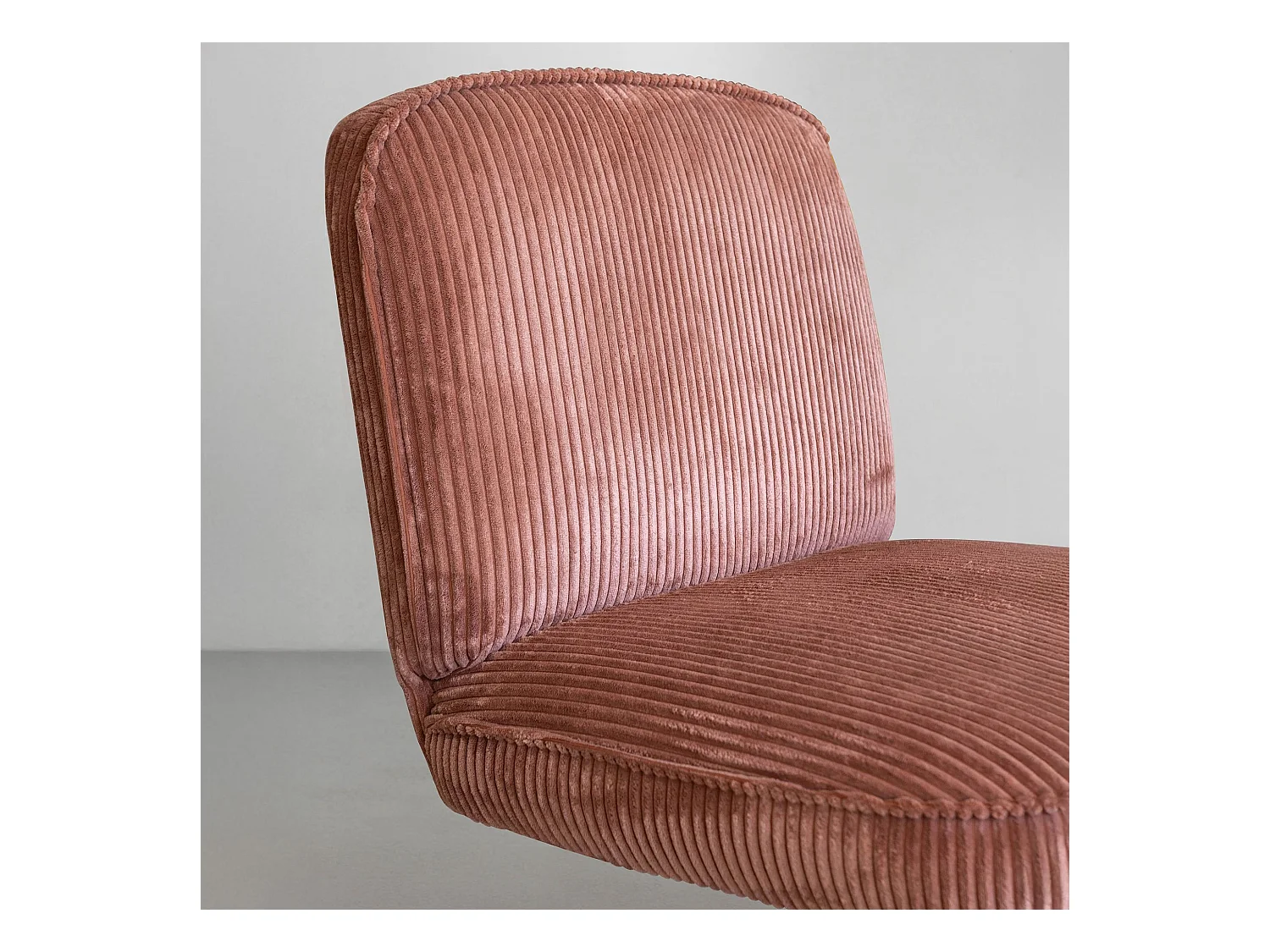 Now's Home - Fauteuil Pivotant Velour Cotele Terra Pied Metal Noir 62x74x75cm Funky