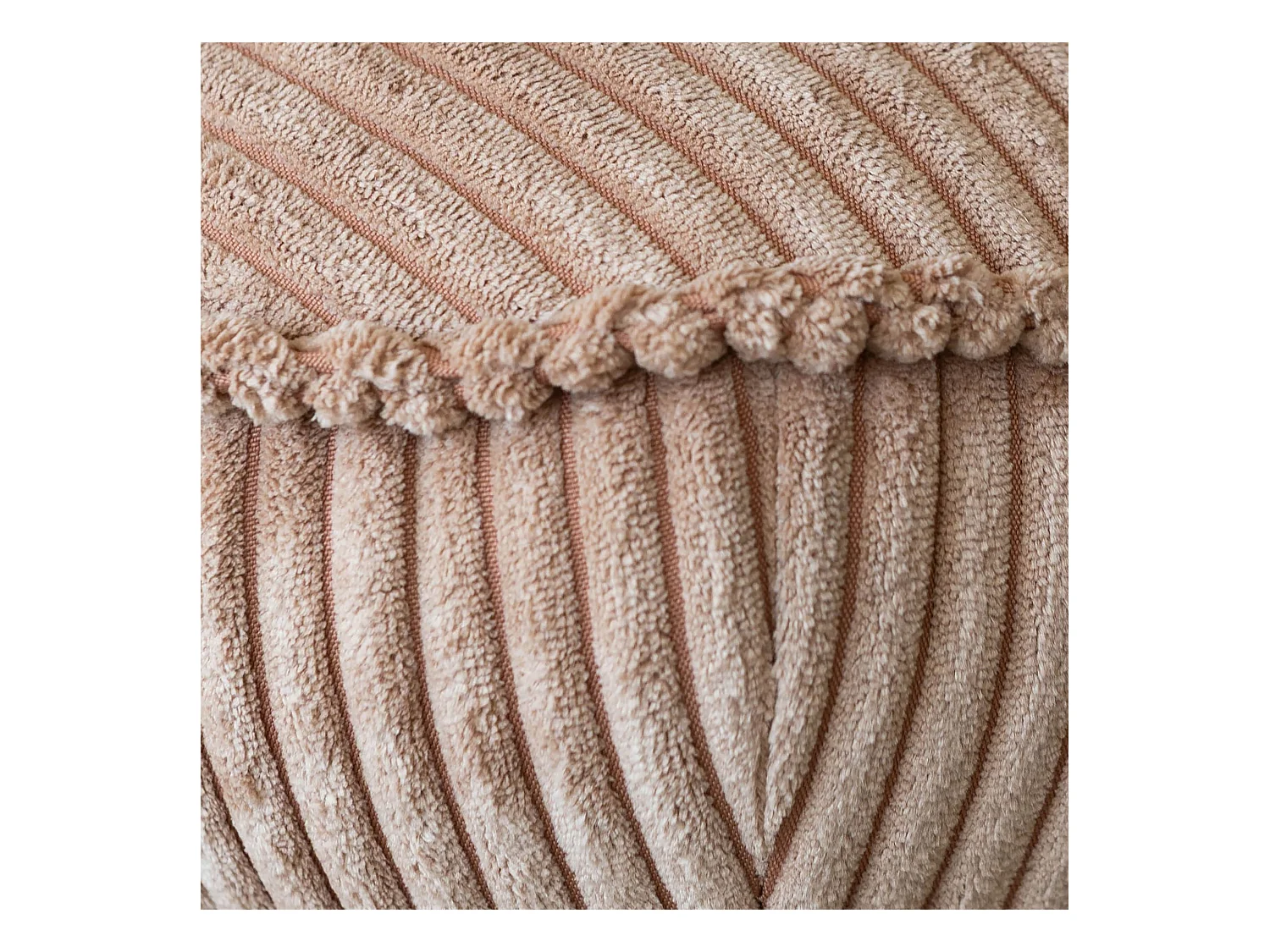 Now's Home - Fauteuil Pivotant Velour Cotele Rose Pied Metal Noir 62x74x75cm Funky