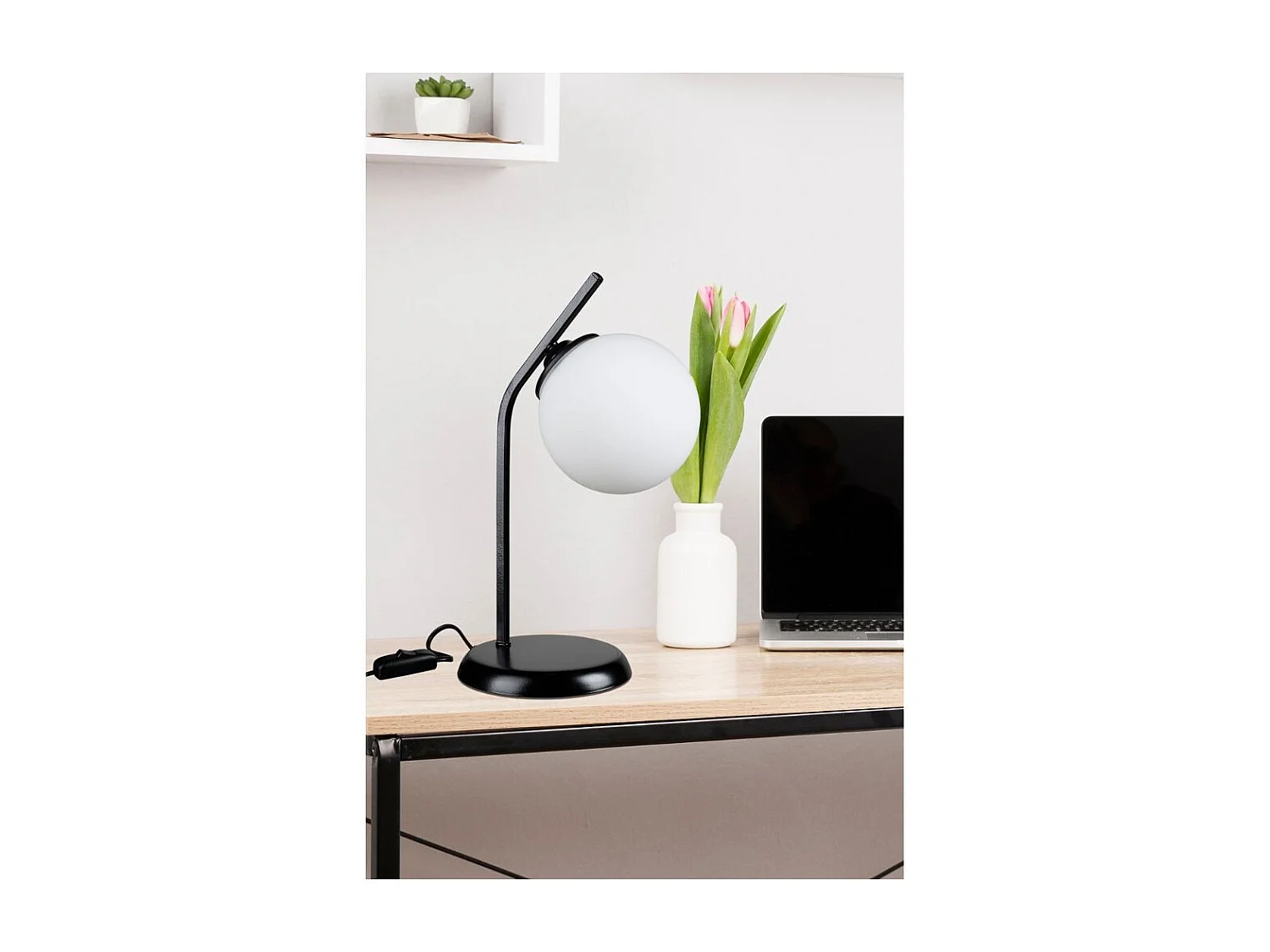 Lampada da tavolo metallo nero e paralume a sfera in vetro Toren ASZ1675