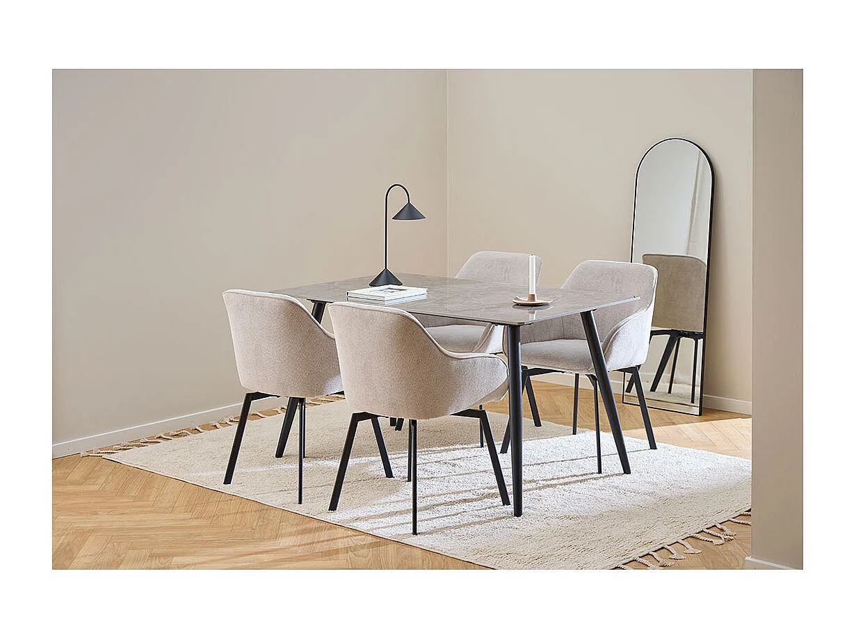 Clara chaise de salle à manger avec accoudoirs tissu beige.