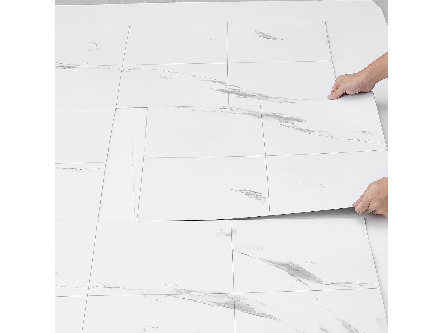 Revêtement de Sol SucceBuy en Vinyle Auto-adhésifs 82.55cm 1.5mm d'Épaisseur, à Décoller, Texture en Marbre Blanc pour la Décoration Intérieure