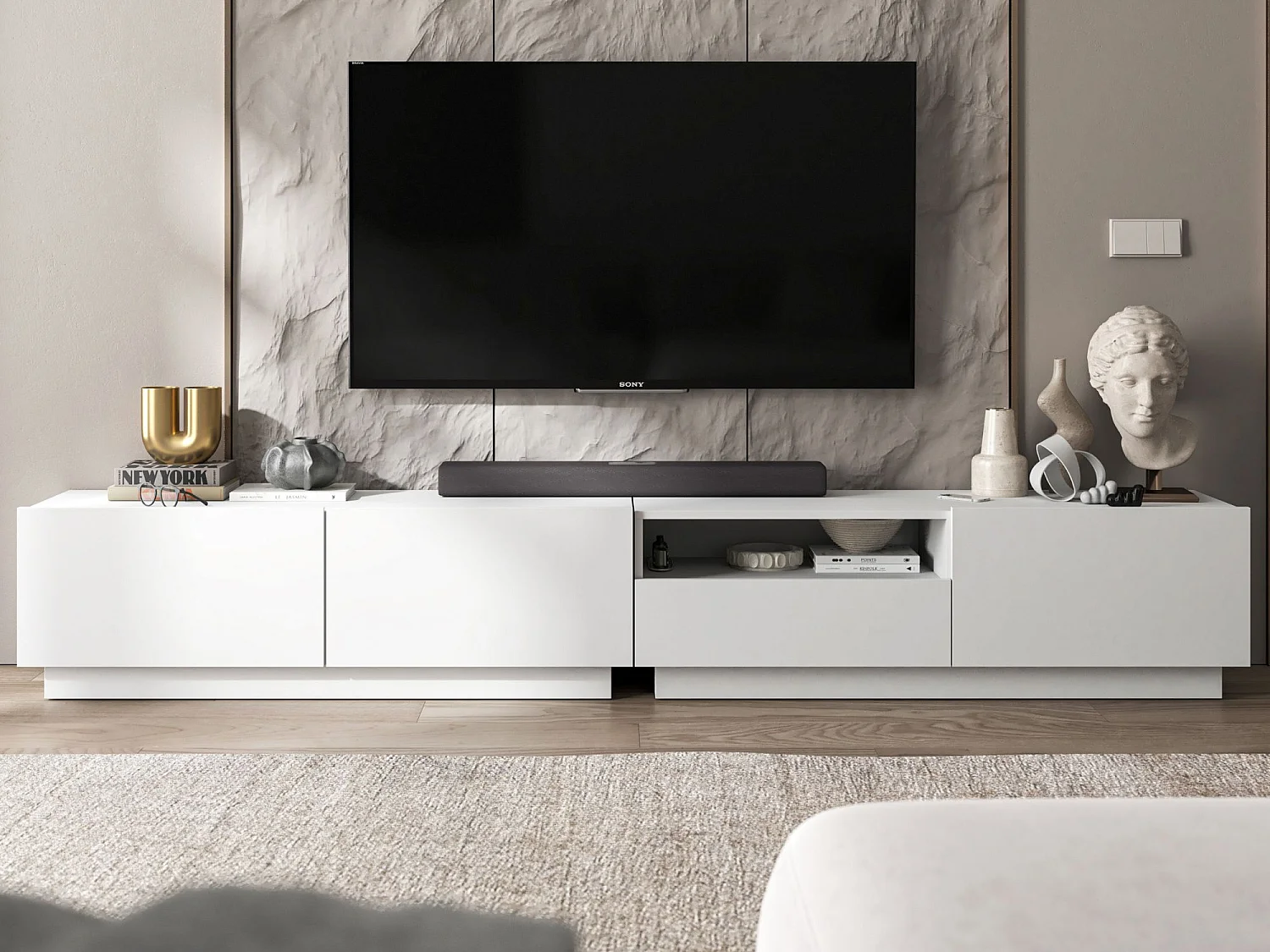 Móvel de TV com 3 portas e nicho, gaveta - corpo branco mate, frentes branco mate - 240 cm, sobre base