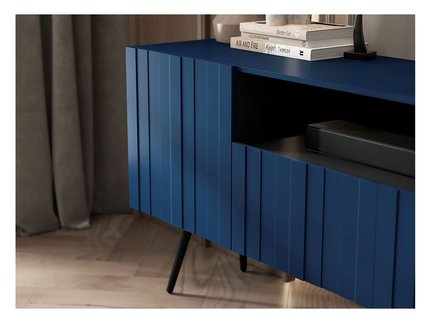 Meuble TV avec 7 portes et niche - Corps bleu marine mat, façades rainurées bleu marine mat - 300 cm, pieds noirs