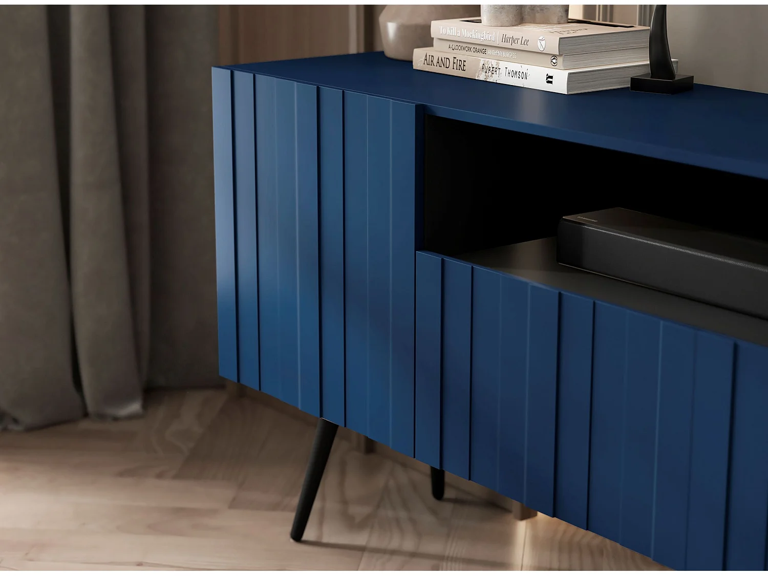 Mobile TV con 7 ante e vano a giorno – Struttura blu navy opaco, frontali scanalati blu navy opaco – 300 cm, piedini neri