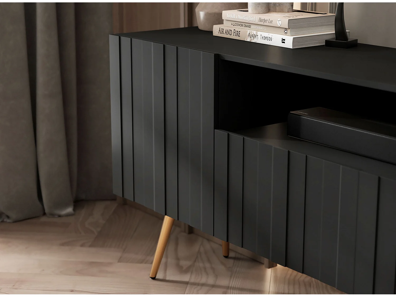 Meuble TV avec 7 portes et niche - Corps Noir mat, façades rainurées Noir mat - 300 cm, pieds dorés