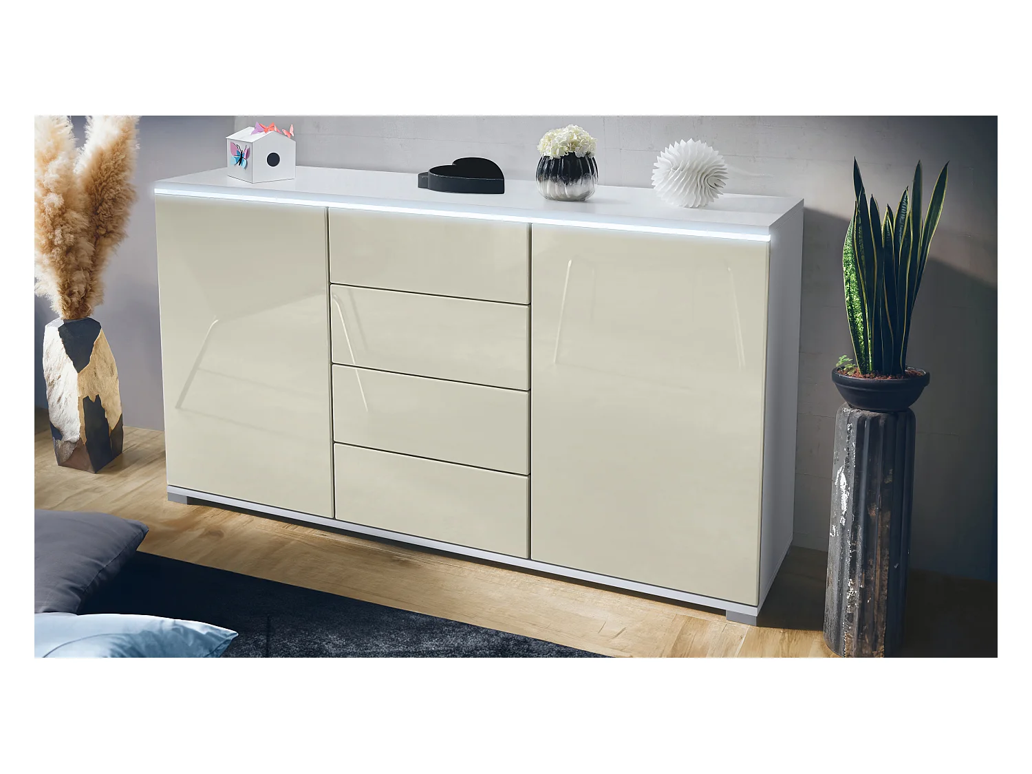 Buffet Faro V1 – Meuble avec 2 Portes & 4 Tiroirs, Armoire avec Bande LED Lumineuse, blanc mat / crème haute brillance (138,5 x 75,5 x 35)