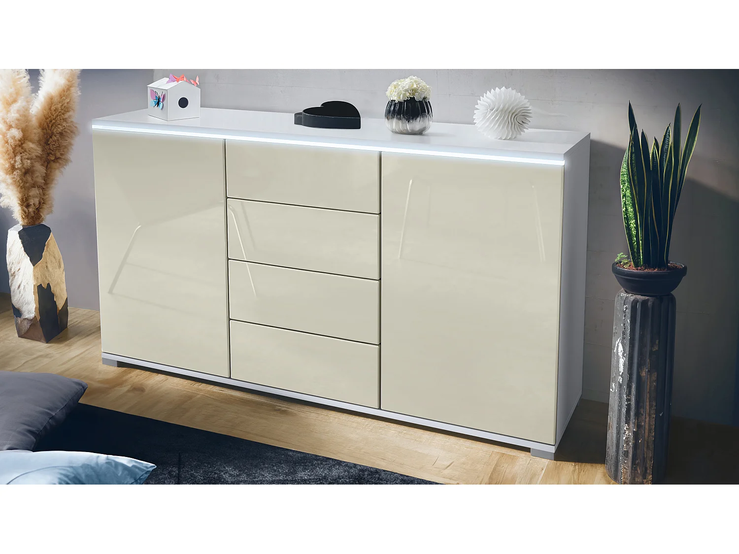 Buffet Faro V1 – Meuble avec 2 Portes & 4 Tiroirs, Armoire avec Bande LED Lumineuse, blanc mat / crème haute brillance (138,5 x 75,5 x 35)