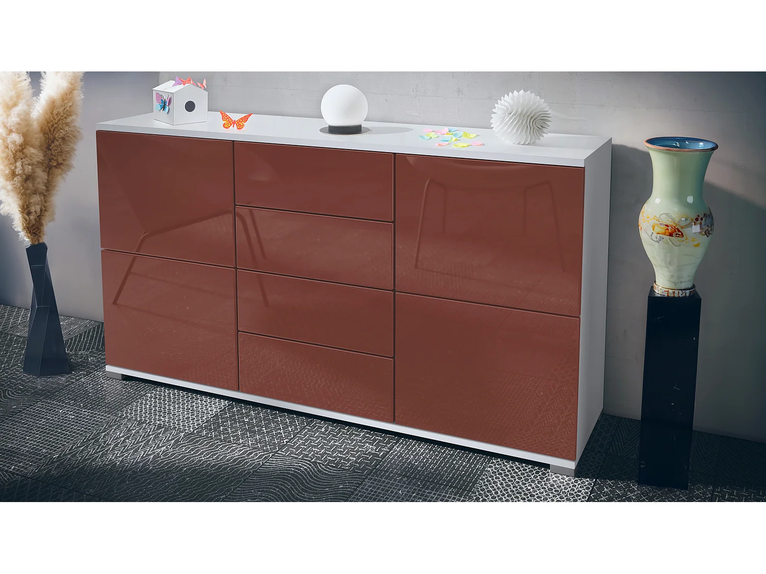 Buffet Rova V1 – Meuble avec 4 Portes et 4 Tiroirs, blanc mat/bordeaux haute brillance (138,5 x 75,5 x 35)