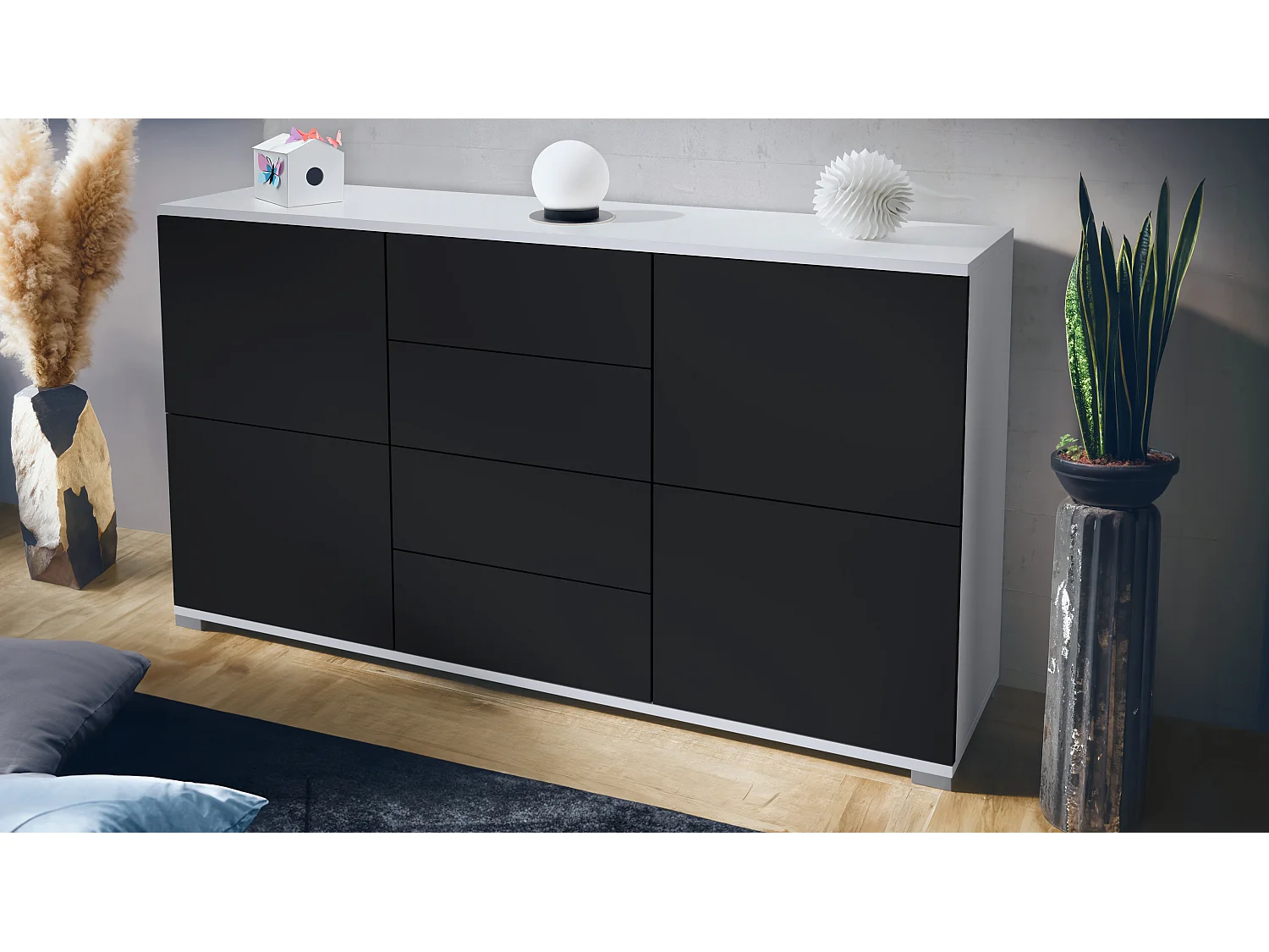 Buffet Rova V1 – Meuble avec 4 Portes et 4 Tiroirs, blanc mat/noir mat (138,5 x 75,5 x 35)