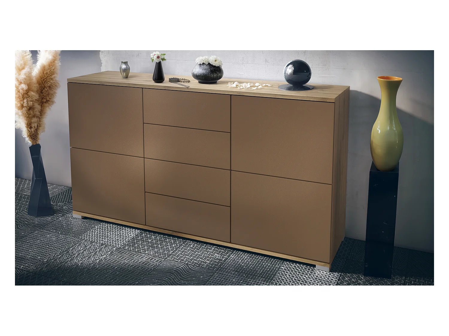 Buffet Rova V1 – Meuble avec 4 Portes et 4 Tiroirs, Chêne Evoke/aspect bronzé (138,5 x 75,5 x 35)