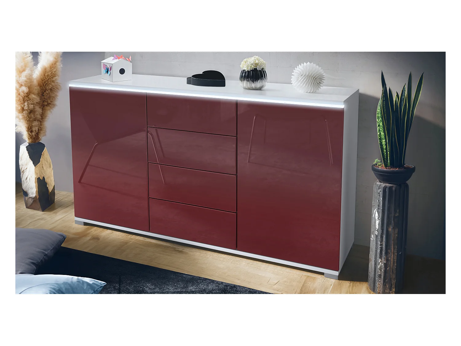 Buffet Faro V1 – Meuble avec 2 Portes & 4 Tiroirs, Armoire avec Bande LED Lumineuse, blanc mat / bordeaux haute brillance (138,5 x 75,5 x 35)