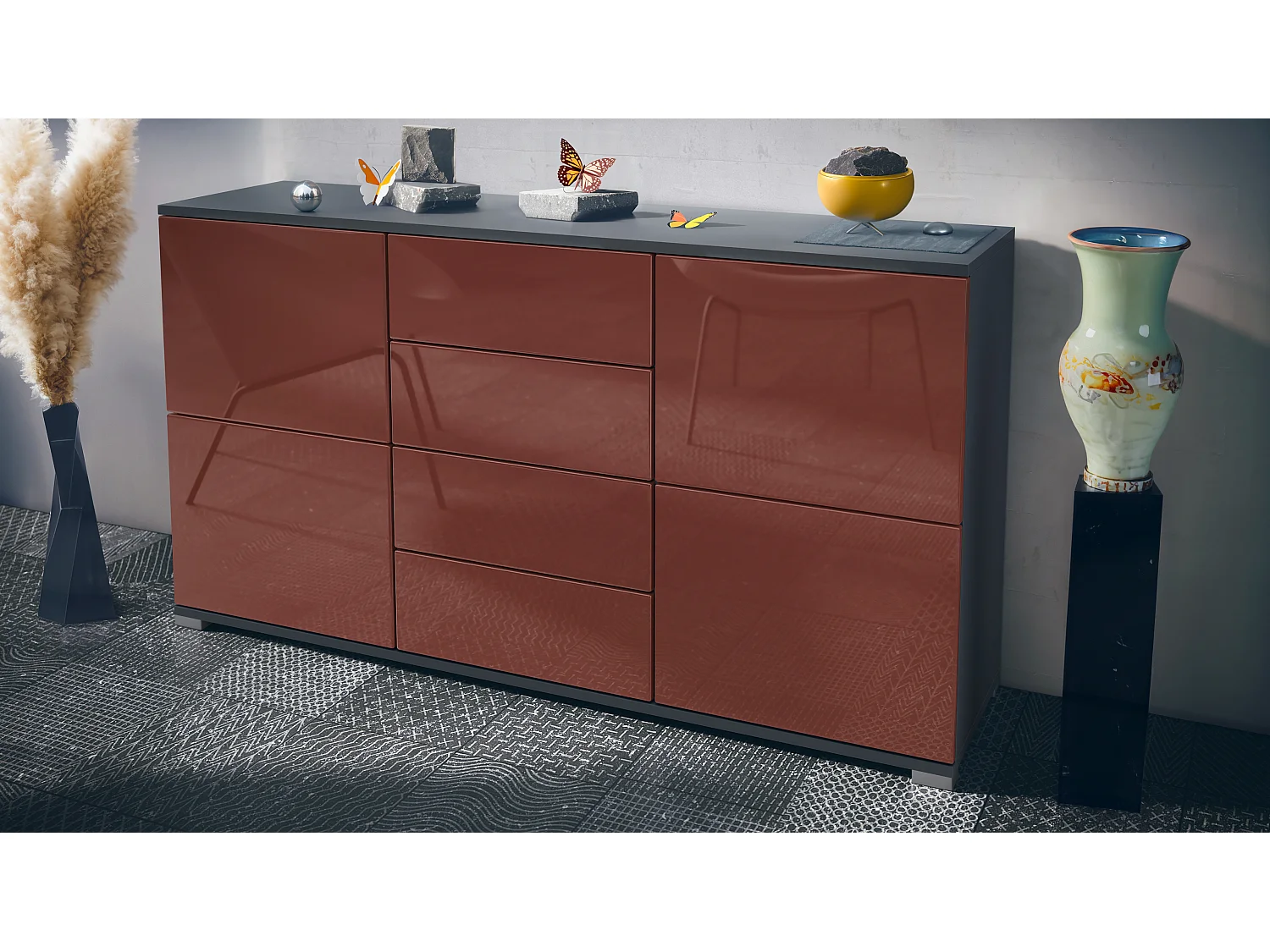 Buffet Rova V1 – Meuble avec 4 Portes et 4 Tiroirs, anthracite mat/bordeaux haute brillance (138,5 x 75,5 x 35)