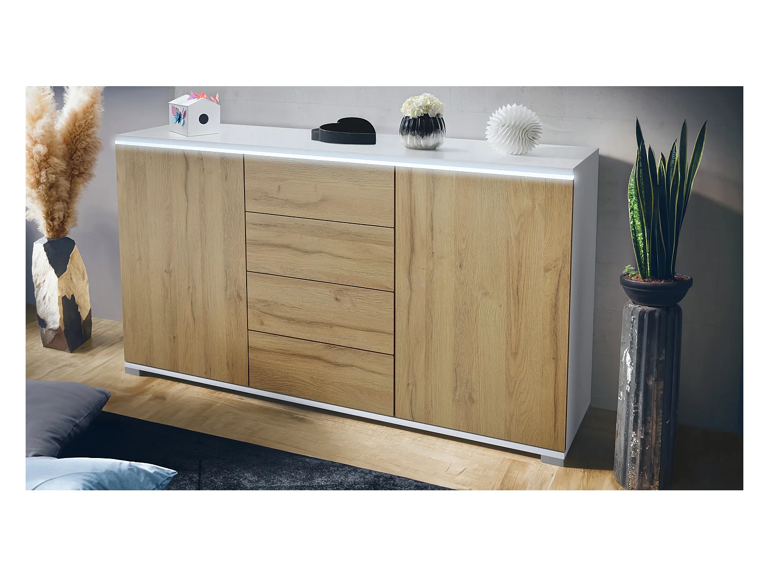 Buffet Faro V1 – Meuble avec 2 Portes & 4 Tiroirs, Armoire avec Bande LED Lumineuse, blanc mat / chêne nature (138,5 x 75,5 x 35)