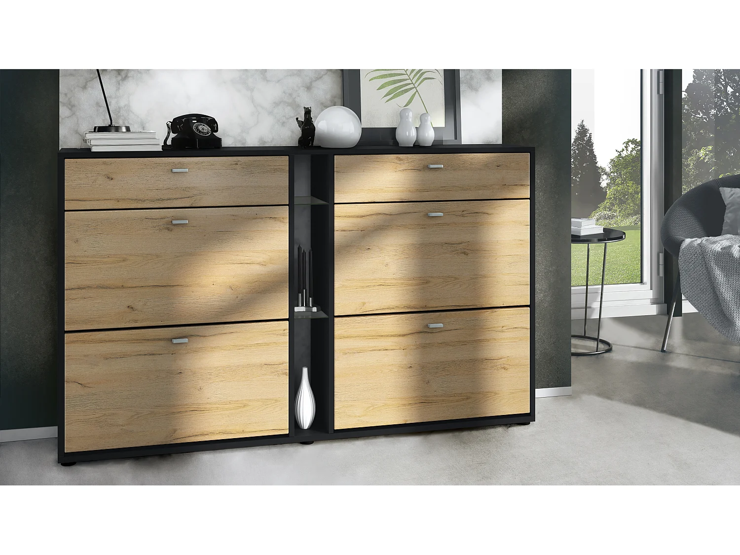 Scarpiera Today con 4 ante e 2 cassetti 155,5 x 95 x 28 cm, struttura in nero opaco, frontali in rovere naturale