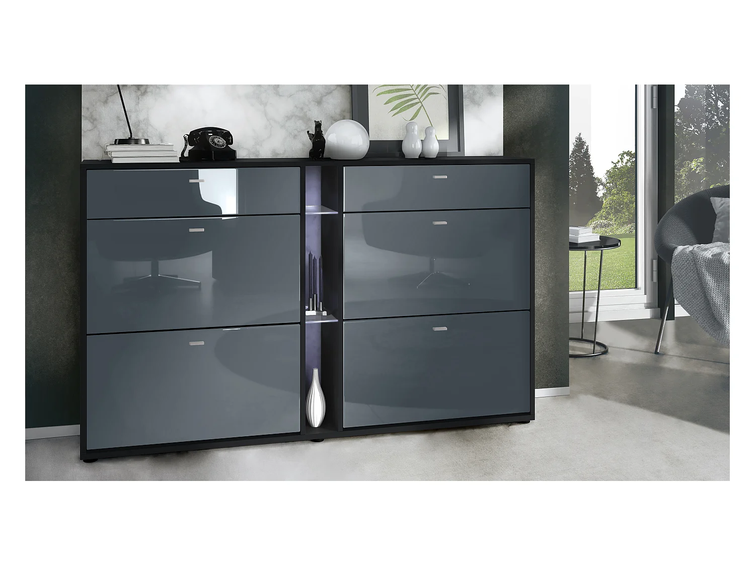 Meuble à chaussures à bascule Today 155,5 x 95 x 28 cm, avec un éclairage LED blanc, corps en Noir mat, façades en gris haute brillance