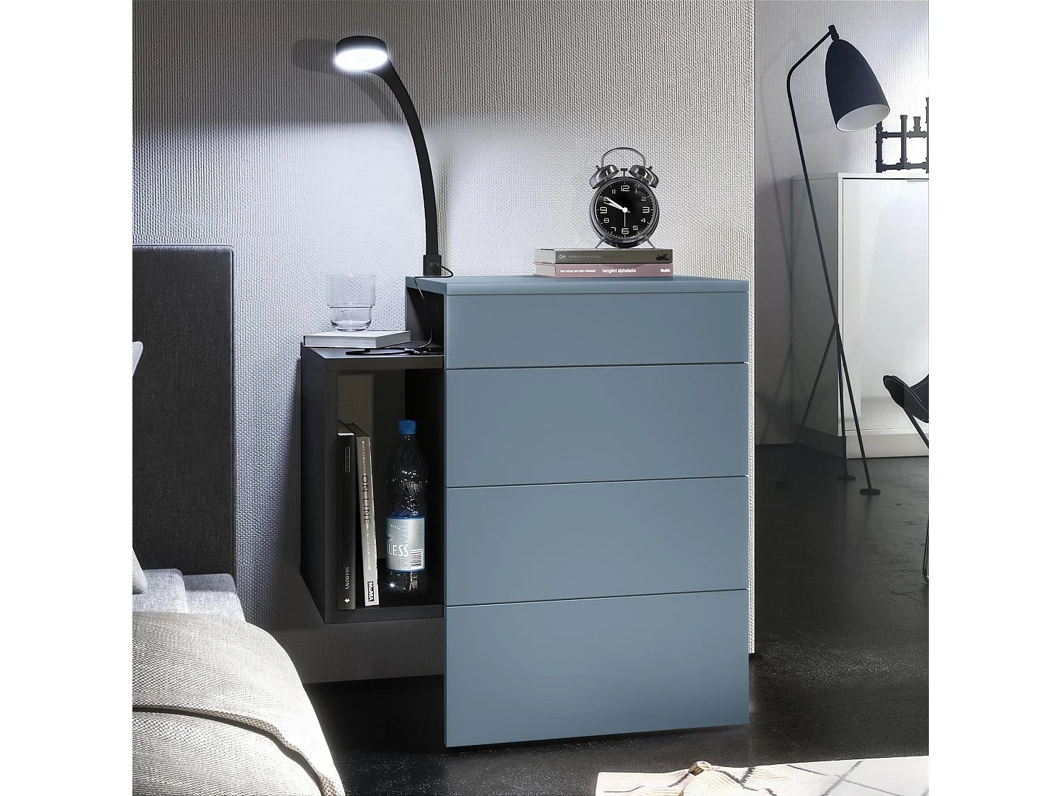 Table de chevet Queens, Table de nuit avec 2 tiroirs et 1 compartiment latéral à fixer au mur, Noir mat/Denim mat, incl. lampe LED Flexi noire(60x63x36 cm)