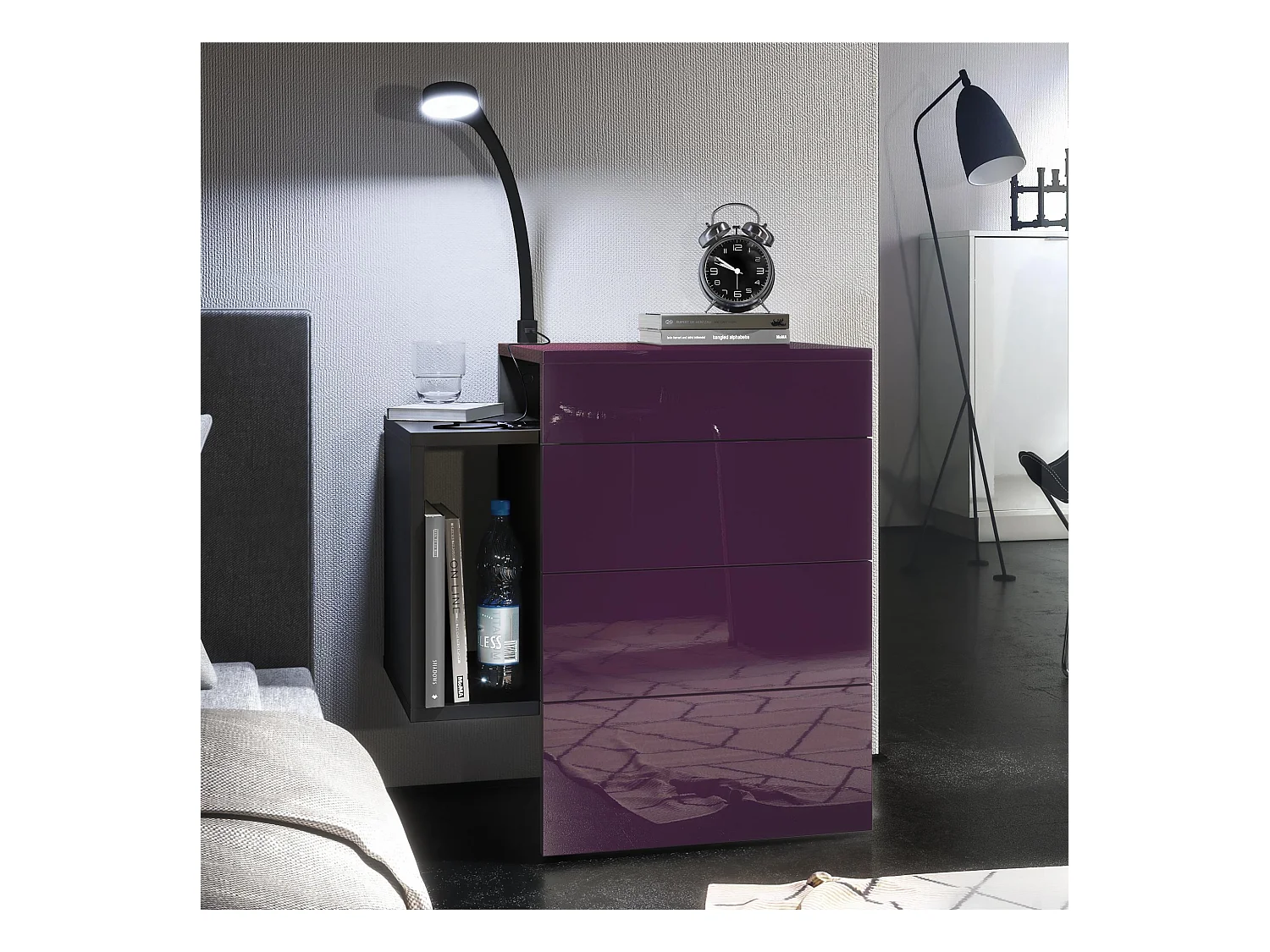 Table de chevet Queens, Table de nuit avec 2 tiroirs et 1 compartiment latéral à fixer au mur, Noir mat/Mûre brillant, incl. lampe LED Flexi (60x63x36 cm)