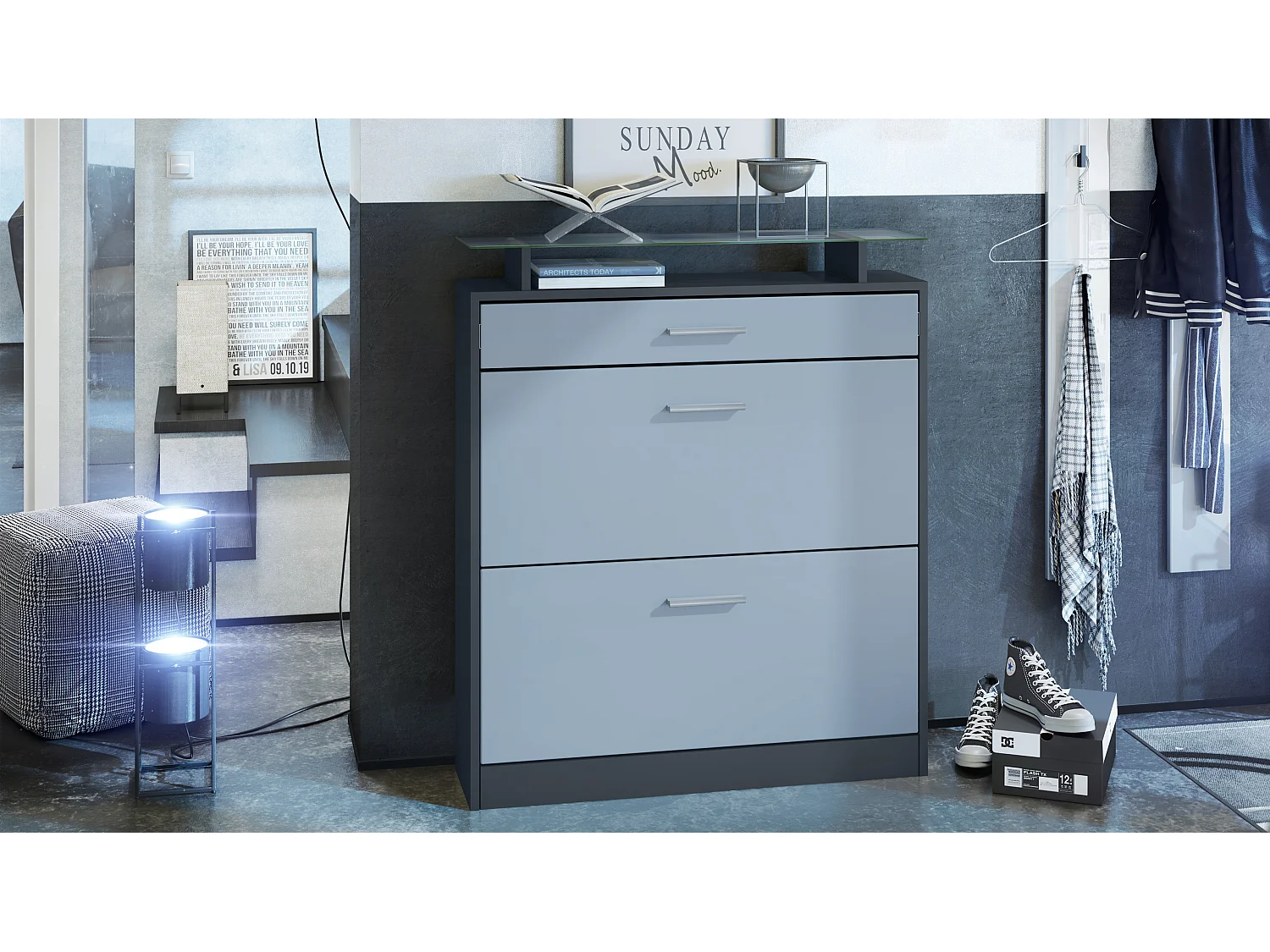 Scarpiera Loret 89 x 104 x 23 cm per 16 paia di scarpe, con ripiano in vetro, struttura in antracite opaco, frontale in denim opaco.