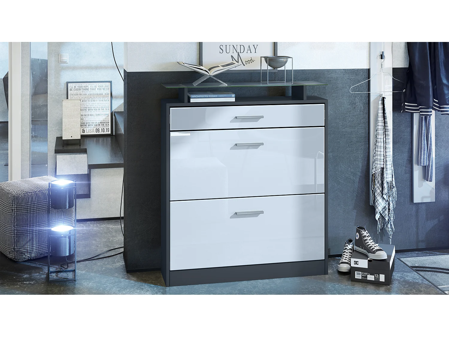 Scarpiera Loret 89 x 104 x 23 cm per 16 paia di scarpe, con ripiano in vetro, struttura in antracite opaco, frontale in bianco lucido.