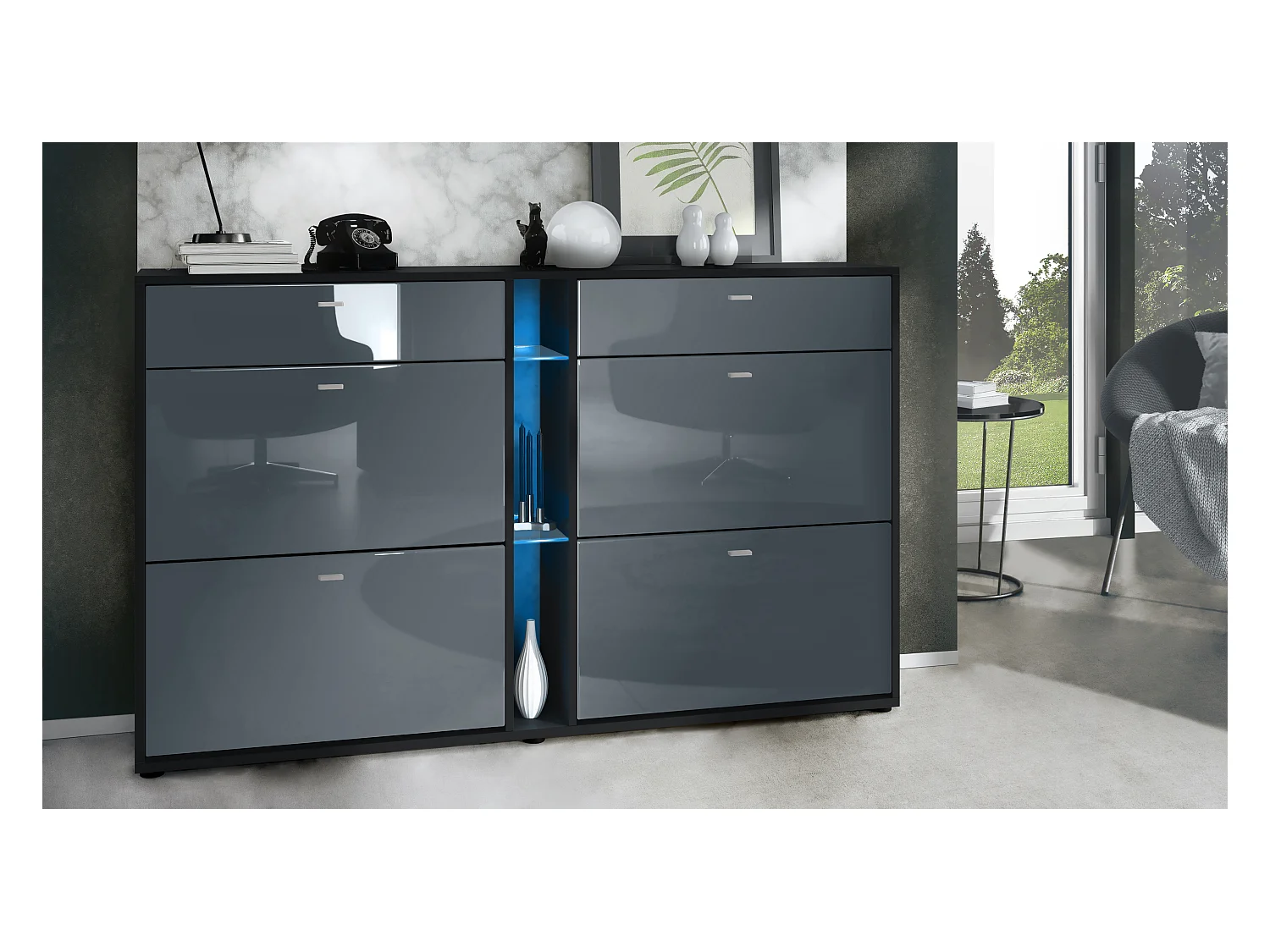 Meuble à chaussures à bascule Today 155,5 x 95 x 28 cm, avec un éclairage LED RGB, corps en Noir mat, façades en gris haute brillance