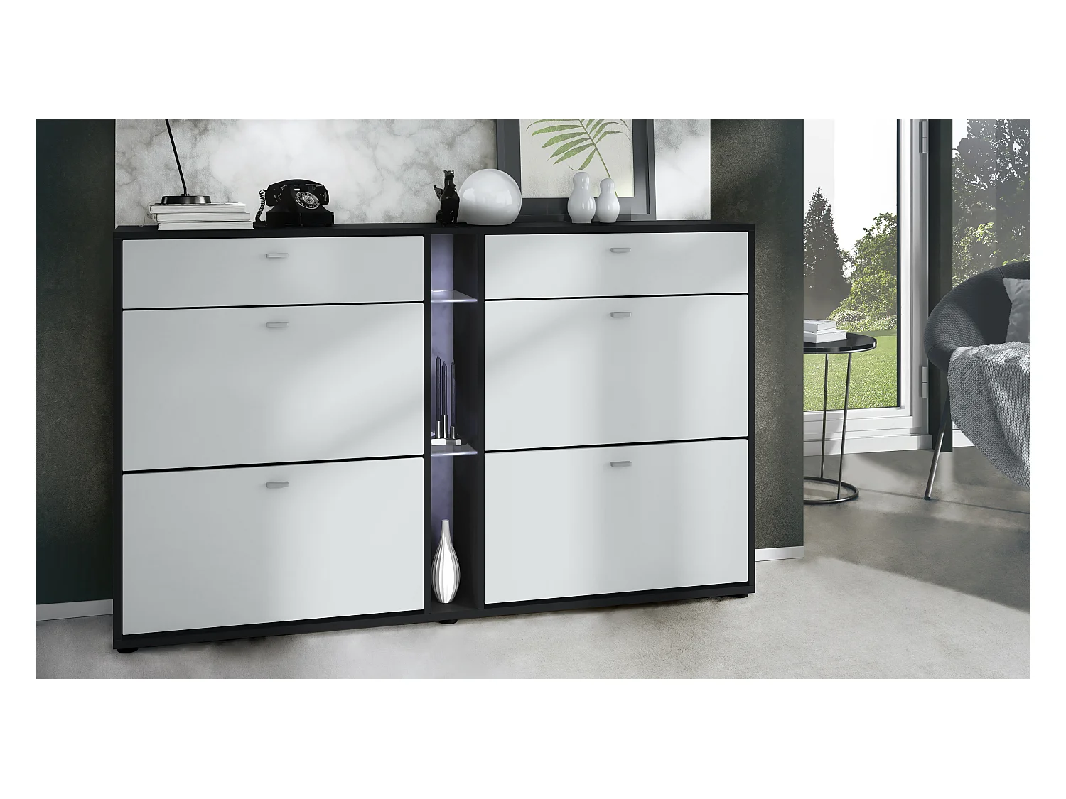 Meuble à chaussures à bascule Today 155,5 x 95 x 28 cm, avec un éclairage LED blanc, corps en Noir mat, façades en blanc mat