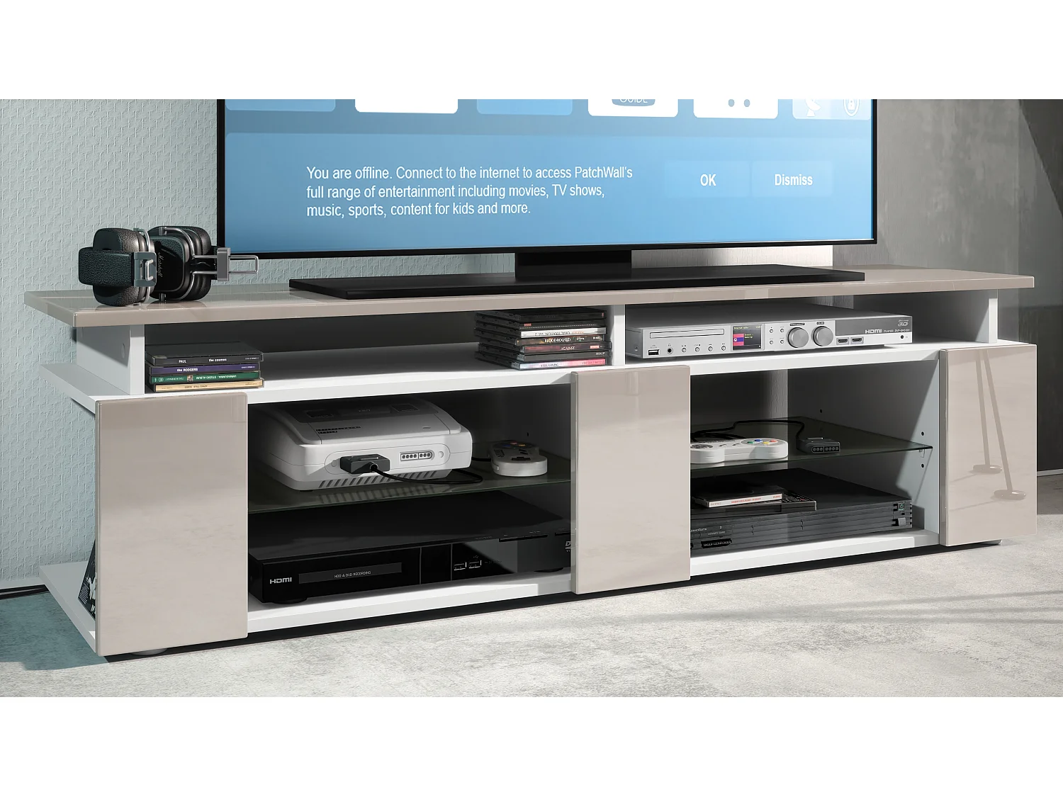 TV Board Movie V2 Game On Lowboard 138,5 x 39 x 39 cm , caisson en blanc mat, façades en gris sable haute brillance