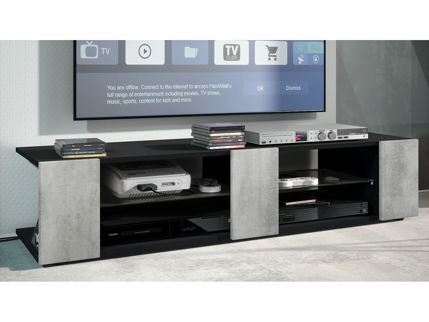 Buffet bas Movie V2, Meuble TV avec 6 compartiments ouverts et placages décoratifs, Noir mat/Aspect Béton Oxyde (134 x 29 x 39 cm)