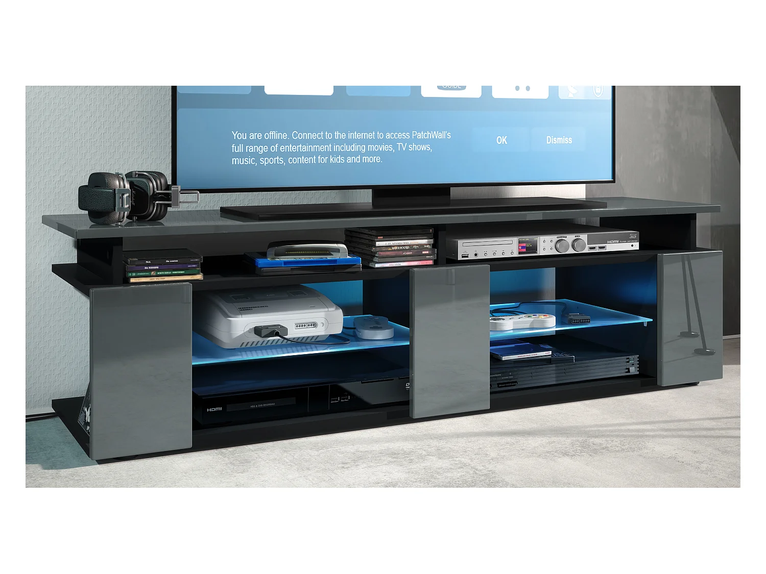 TV Board Movie V2 Game On Lowboard 138,5 x 39 x 39 cm éclairage LED inclus Bleu, caisson en noir mat, façades en gris haute brillance