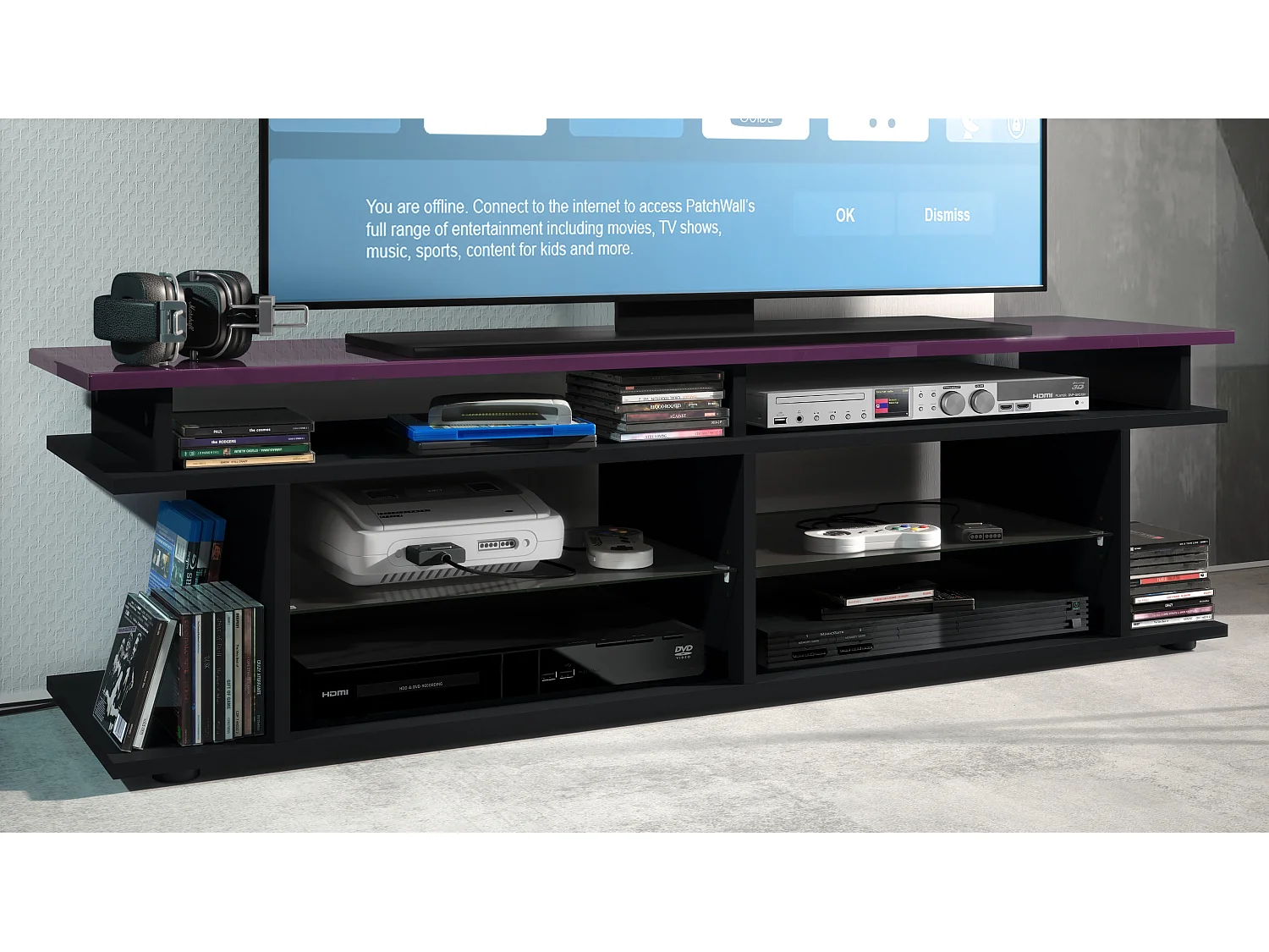 TV Board Movie V3 Game On 138,5 x 39 x 37,5 cm , caisson en noir mat, élément supérieur en mûre haute brillance