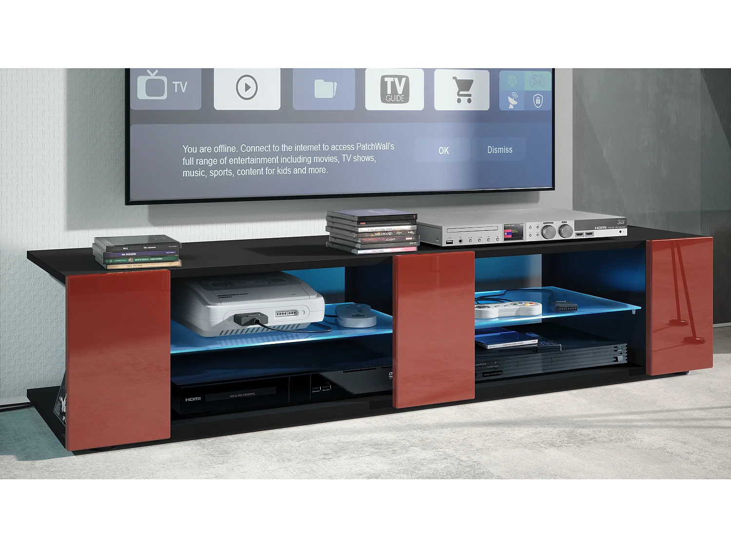 Buffet bas Movie V2, Meuble TV avec 6 compartiments ouverts et placages décoratifs, Noir mat/Bordeaux brillant, éclairage LED bleu inclus (134 x 29 x 39 cm)