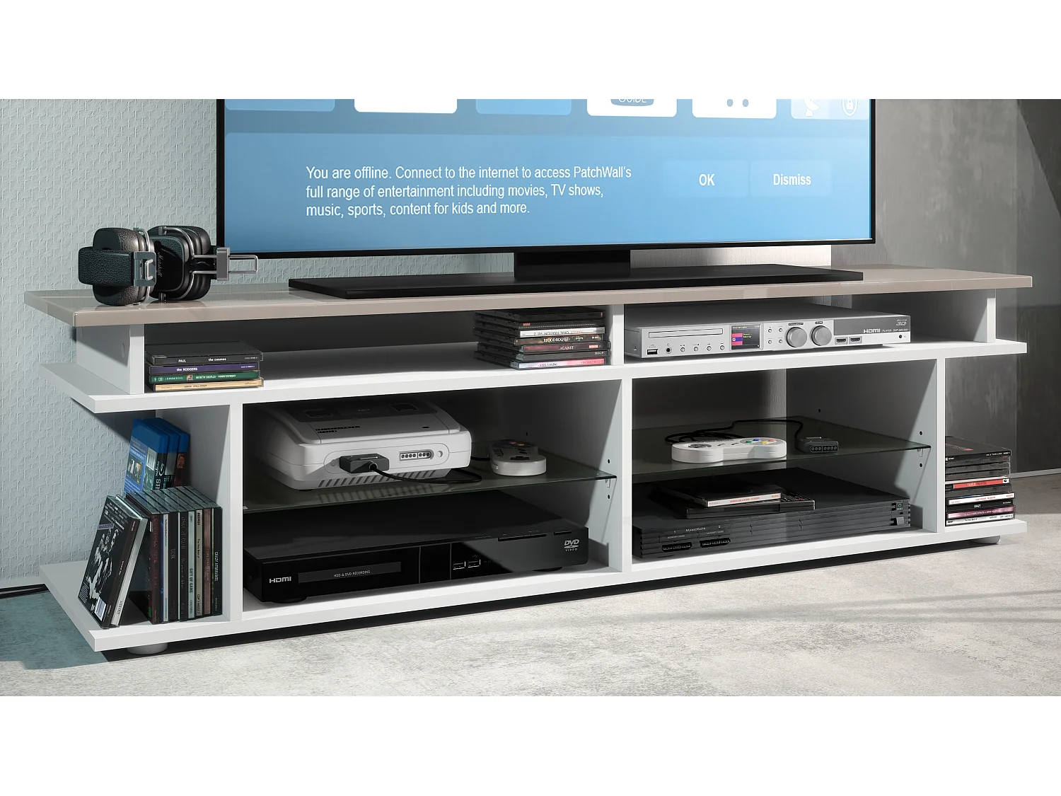 TV Board Movie V3 Game On 138,5 x 39 x 37,5 cm , caisson en blanc mat, élément supérieur en gris sable haute brillance