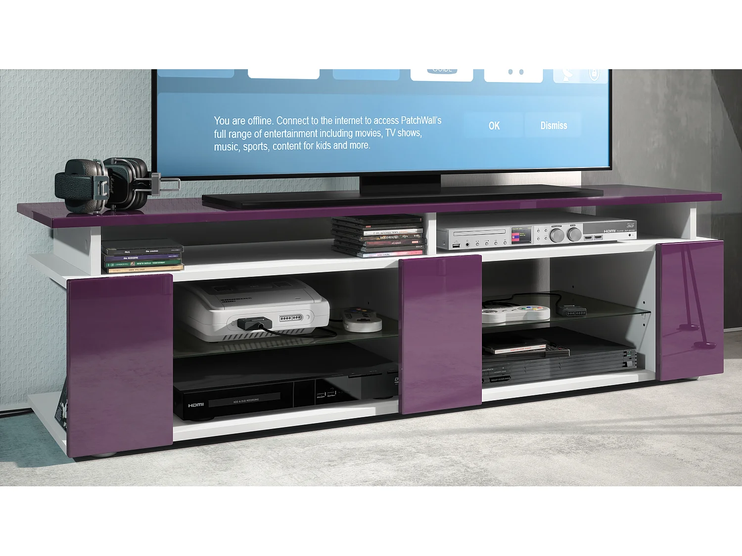 TV Board Movie V2 Game On Lowboard 138,5 x 39 x 39 cm , caisson en blanc mat, façades en mûre haute brillance