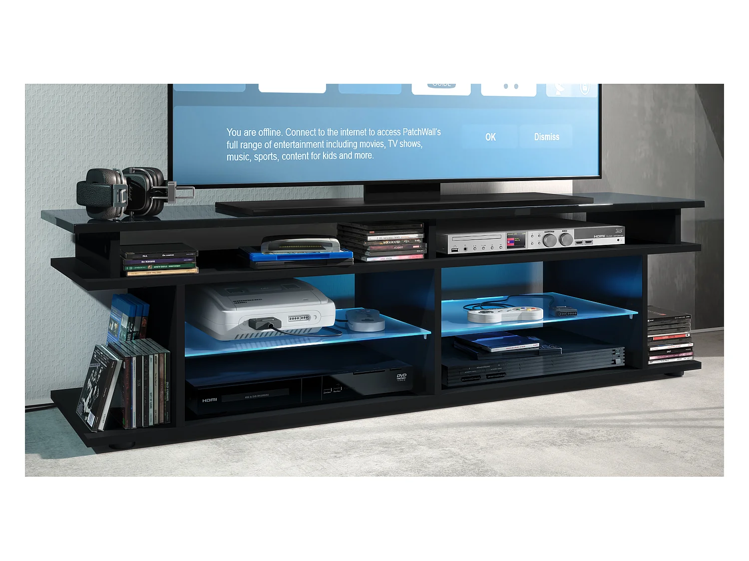 TV Board Movie V3 Game On 138,5 x 39 x 37,5 cm éclairage LED inclus Bleu, caisson en noir mat, élément supérieur en noir haute brillance