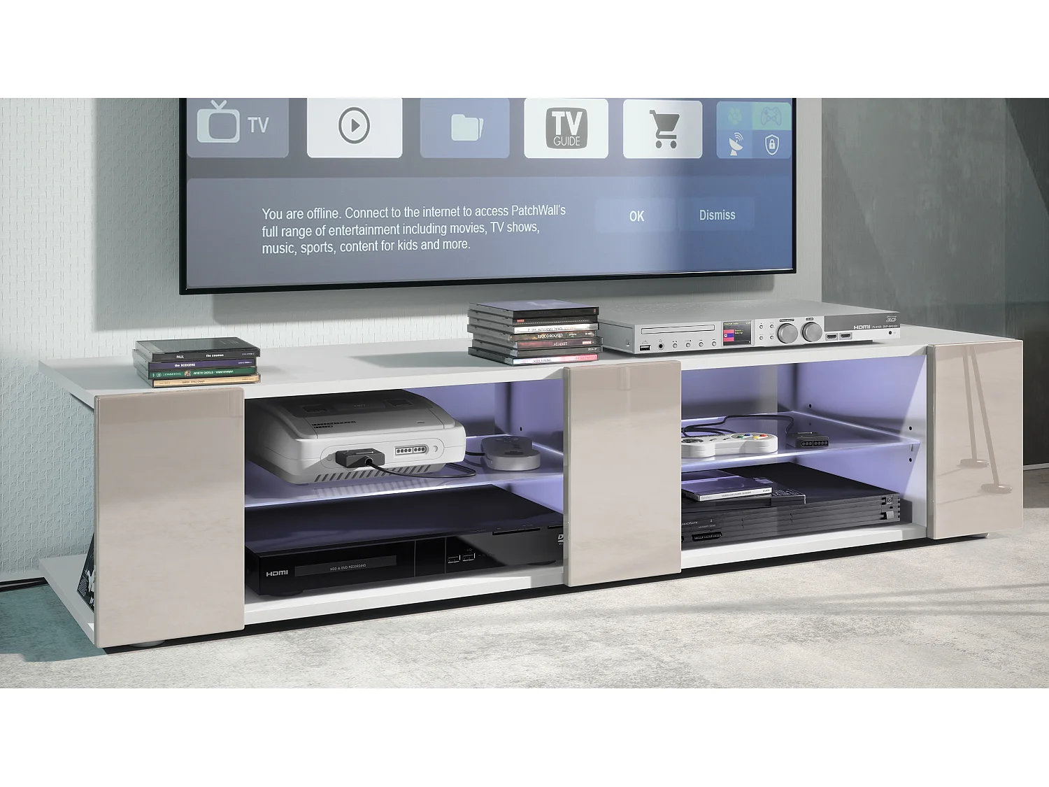 Buffet bas Movie V2, Meuble TV avec 6 compartiments ouverts et placages décoratifs, Blanc mat/Gris sable brillant, éclairage LED blanc inclus (134x29x39 cm)