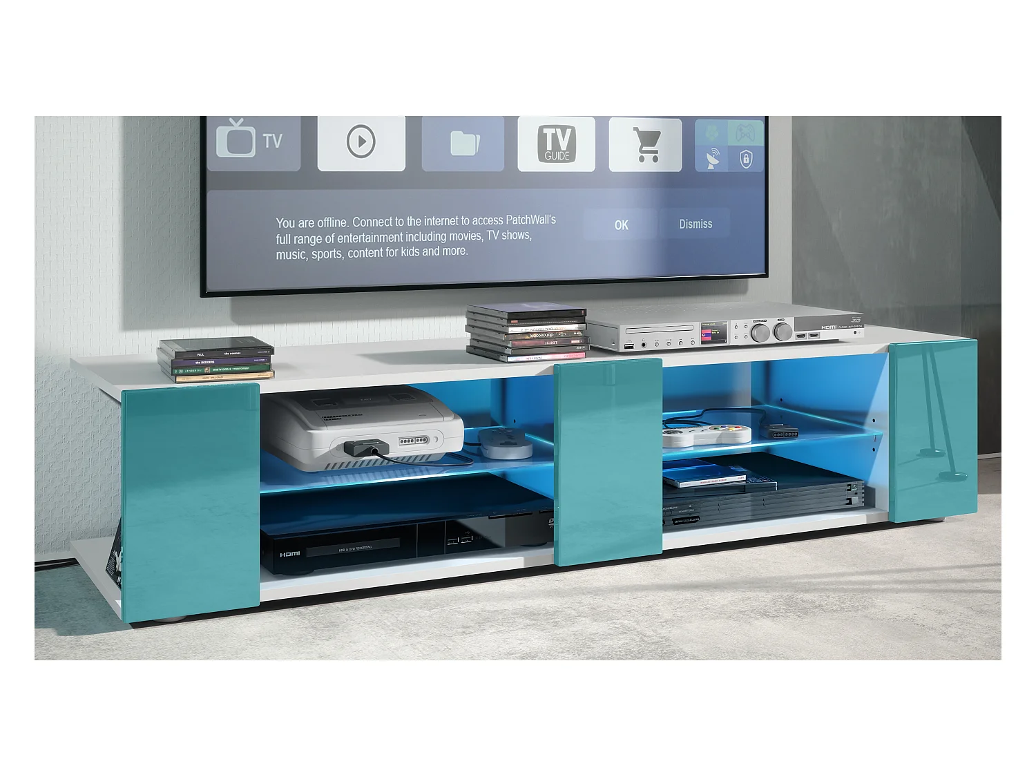 Buffet bas Movie V2, Meuble TV avec 6 compartiments ouverts et placages décoratifs, Blanc mat/Turquoise brillant, éclairage LED bleu inclus (134 x 29 x 39 cm)