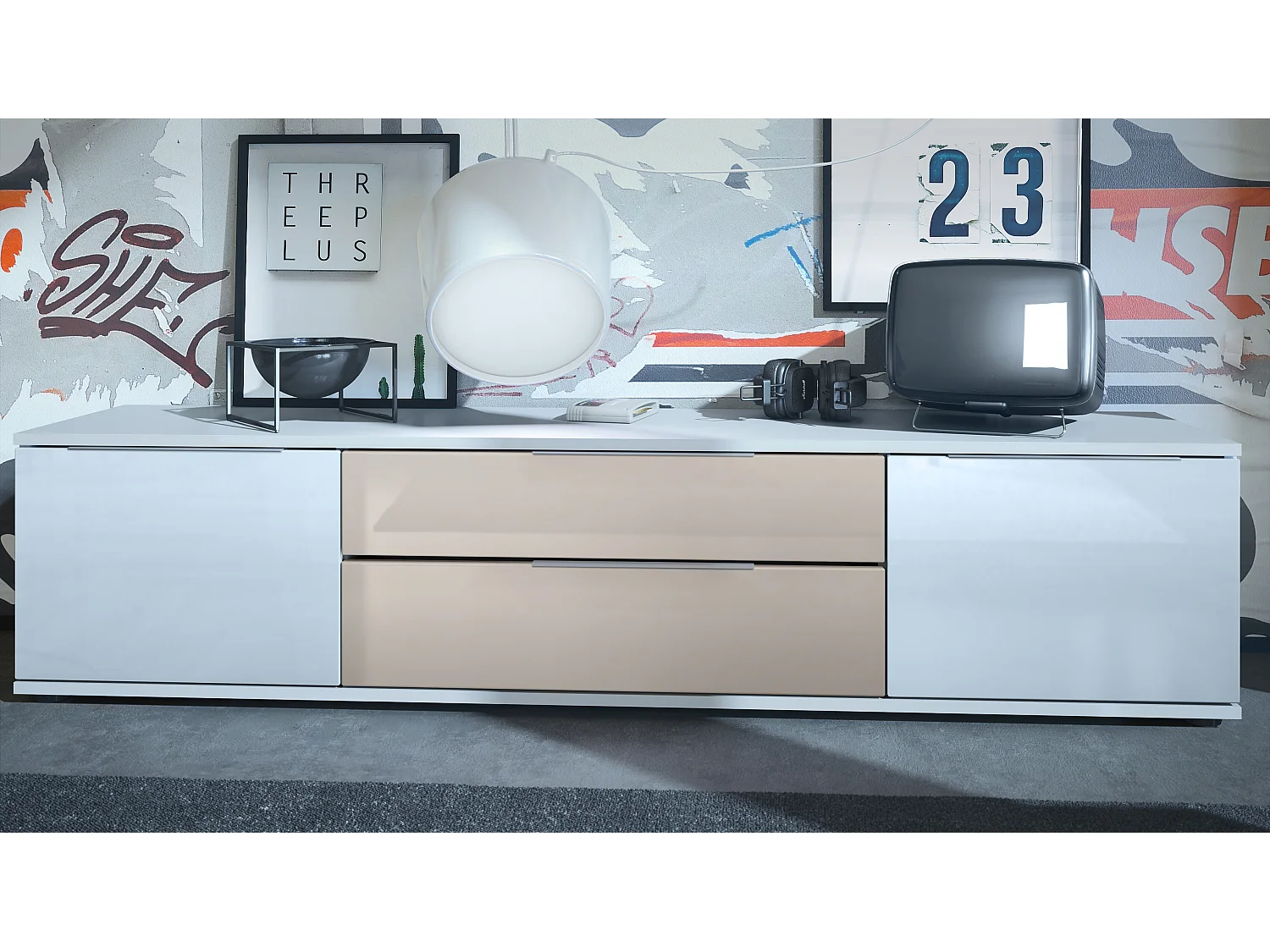 Buffet TV Linio V2, Table de télévision avec 2 portes et 2 tiroirs - Blanc / gris sable haute brillance (166,5 x 37,5 x 35 cm)
