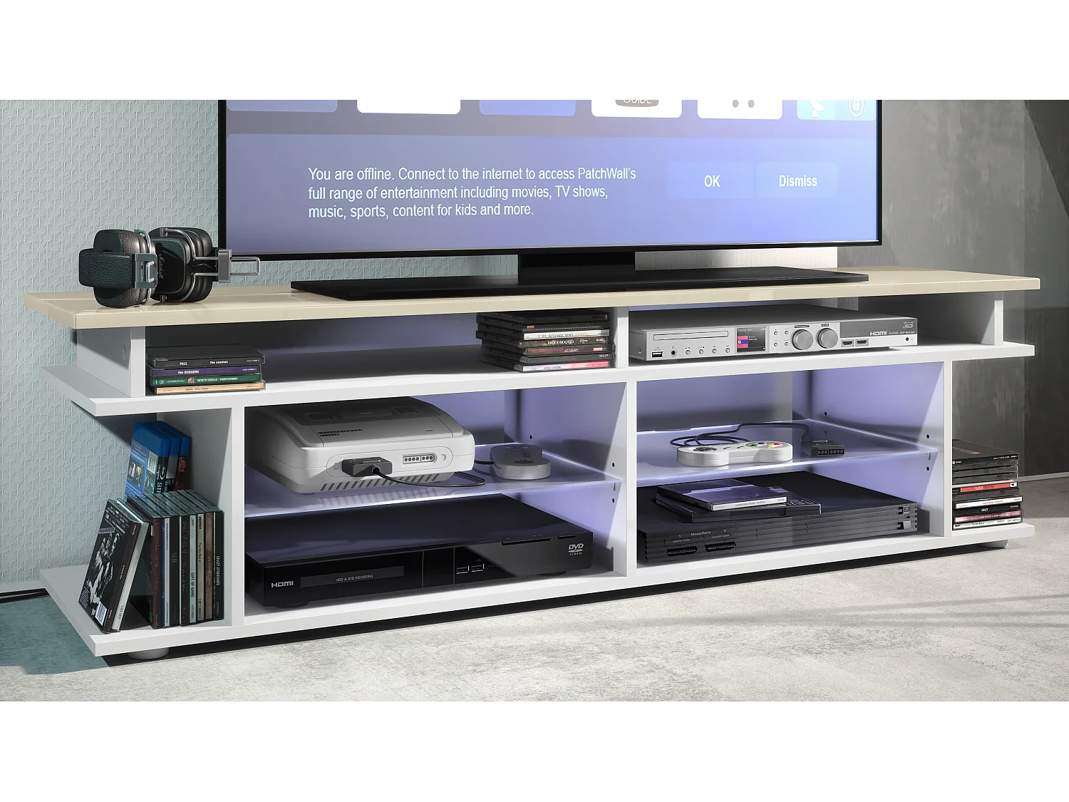 TV Board Movie V3 Game On 138,5 x 39 x 37,5 cm éclairage LED inclus Bleu, caisson en blanc mat, élément supérieur en crème haute brillance