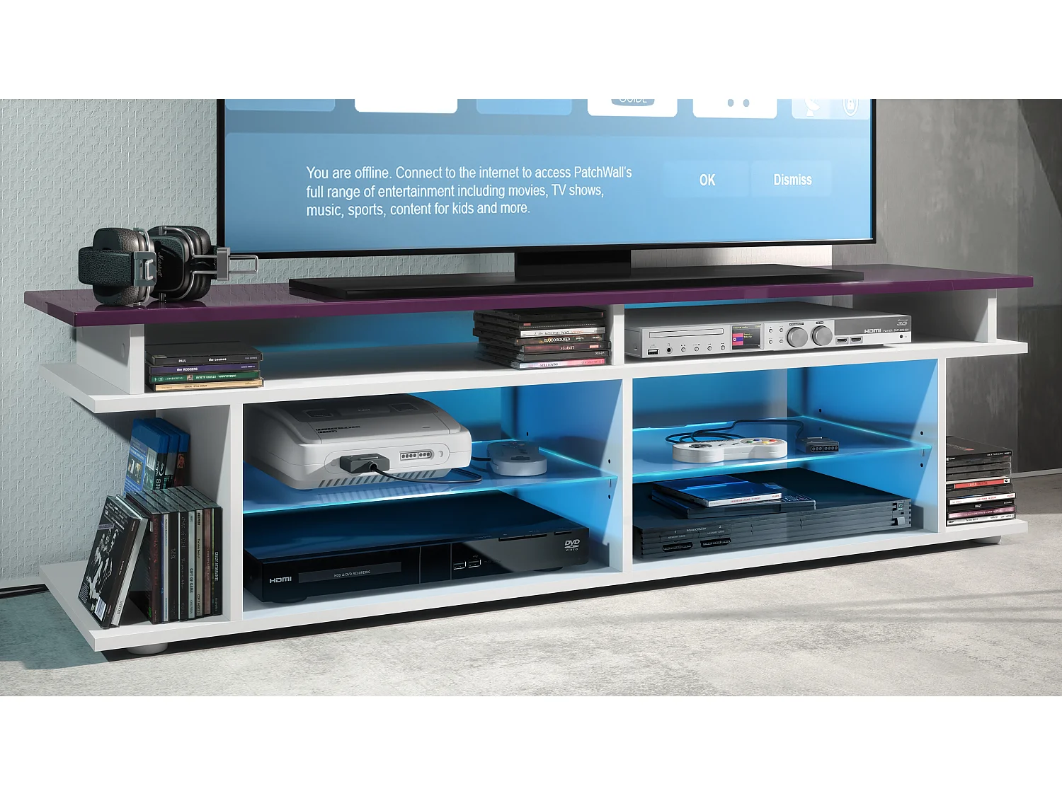 TV Board Movie V3 Game On 138,5 x 39 x 37,5 cm éclairage LED inclus Blanc, caisson en blanc mat, élément supérieur en mûre haute brillance