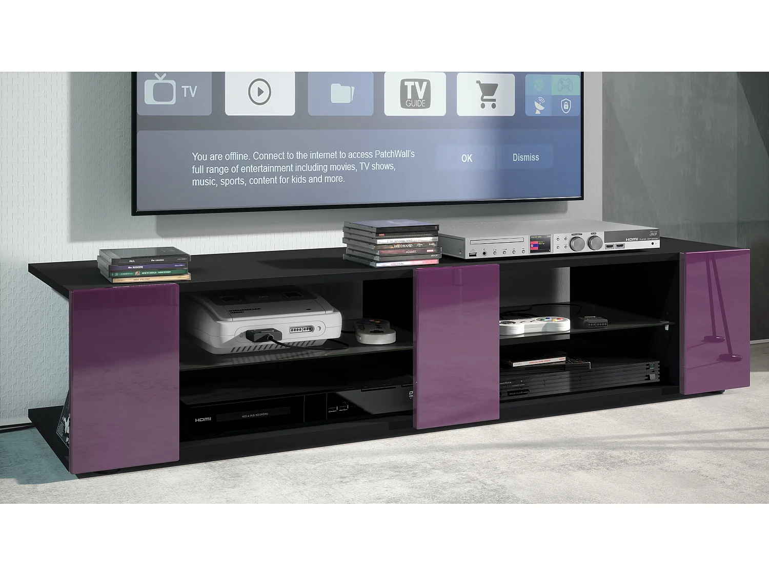 Buffet bas Movie V2, Meuble TV avec 6 compartiments ouverts et placages décoratifs, Noir mat/Mûre haute brillance (134 x 29 x 39 cm)