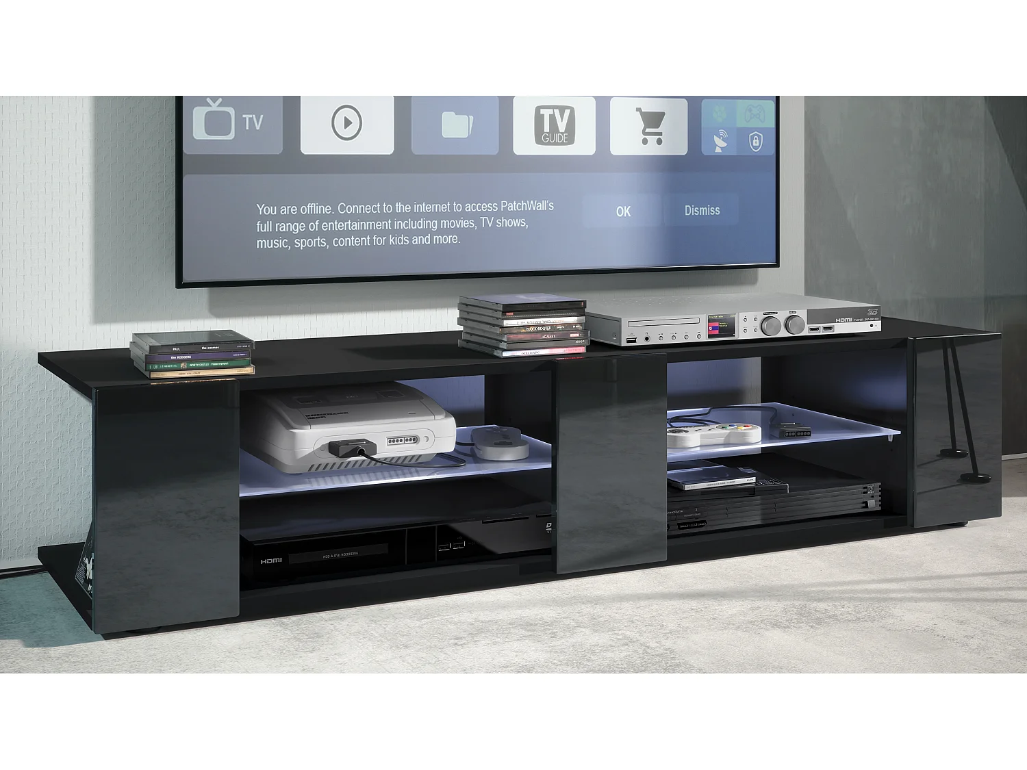 Buffet bas Movie V2, Meuble TV avec 6 compartiments ouverts et placages décoratifs, Noir mat/Noir brillant, éclairage LED blanc inclus (134 x 29 x 39 cm)