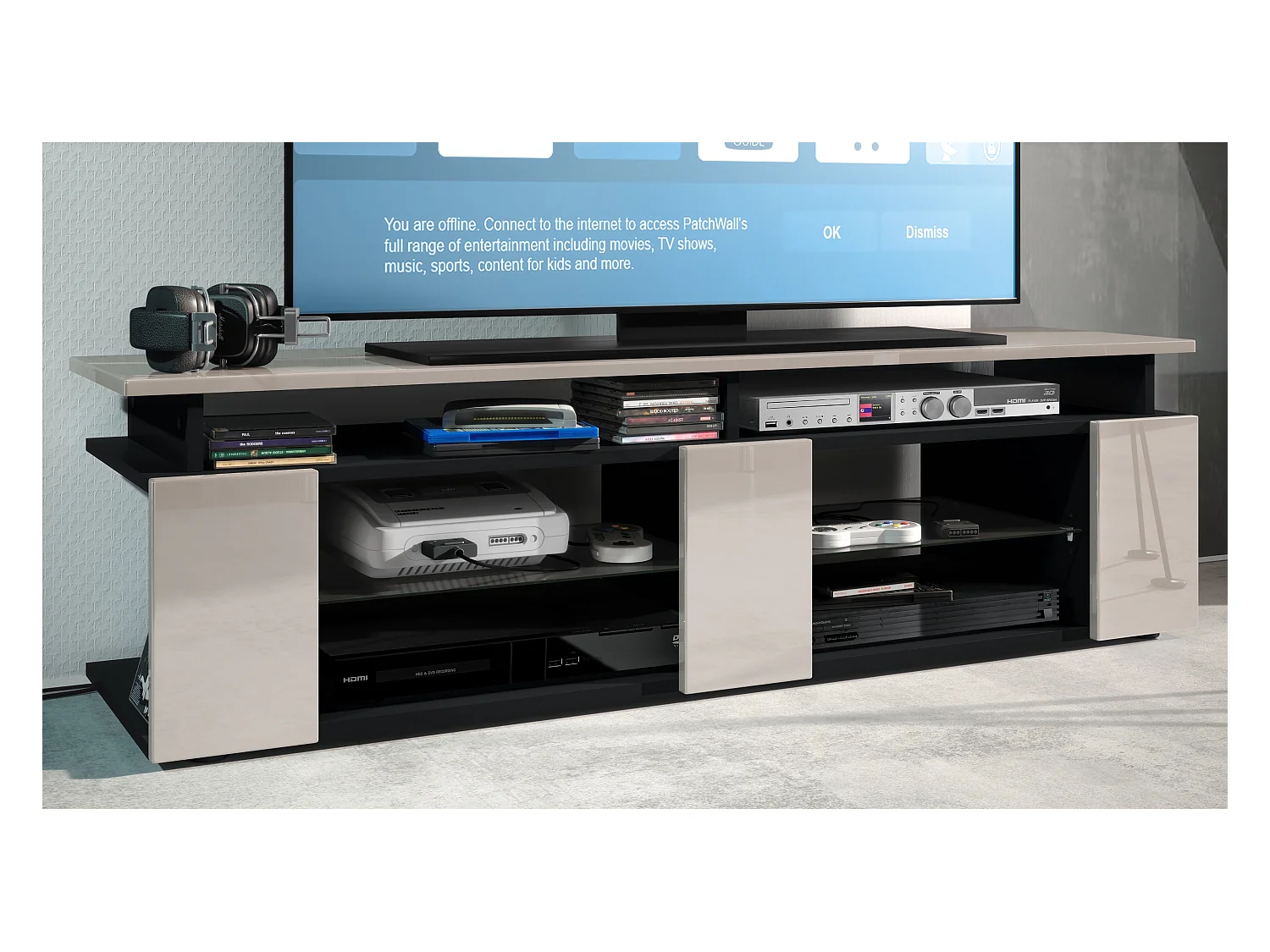 TV Board Movie V2 Game On Lowboard 138,5 x 39 x 39 cm , caisson en noir mat, façades en gris sable haute brillance