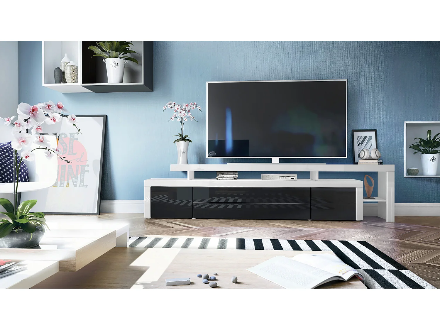 Meuble TV bas Leon, Corps en blanc mat / Façades en noir haute brillance avec une bodure en blanc haute brillance (227 x 52 x 35 cm)