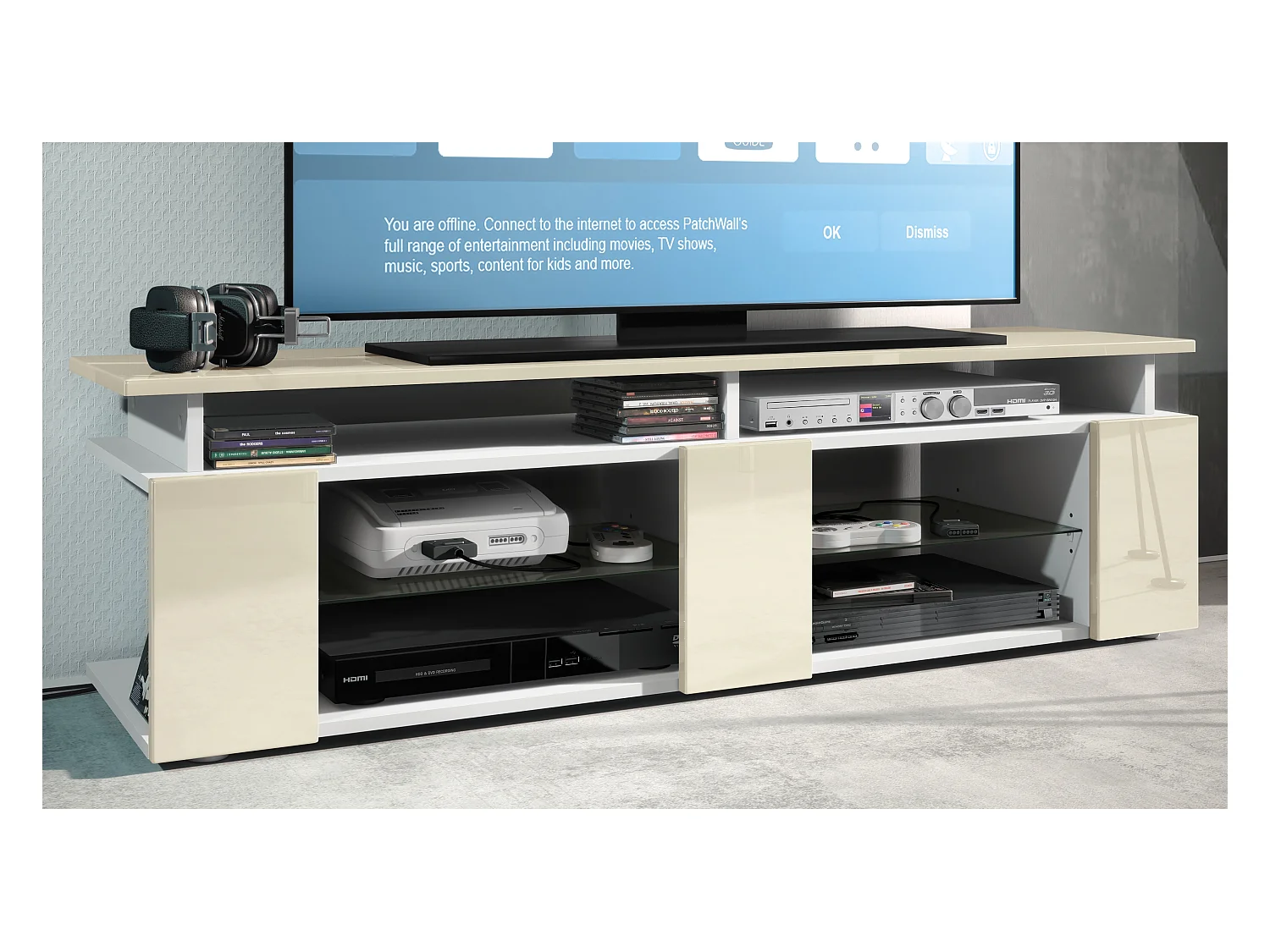 TV Board Movie V2 Game On Lowboard 138,5 x 39 x 39 cm , caisson en blanc mat, façades en crème haute brillance