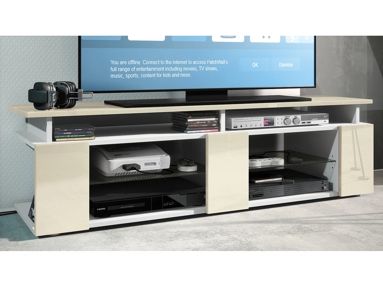 TV Board Movie V2 Game On Lowboard 138,5 x 39 x 39 cm , caisson en blanc mat, façades en crème haute brillance