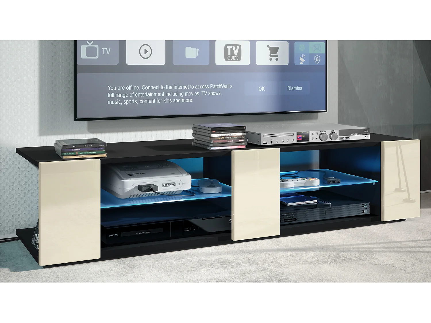Buffet bas Movie V2, Meuble TV avec 6 compartiments ouverts et placages décoratifs, Noir mat/Crème brillant, éclairage LED bleu inclus (134 x 29 x 39 cm)