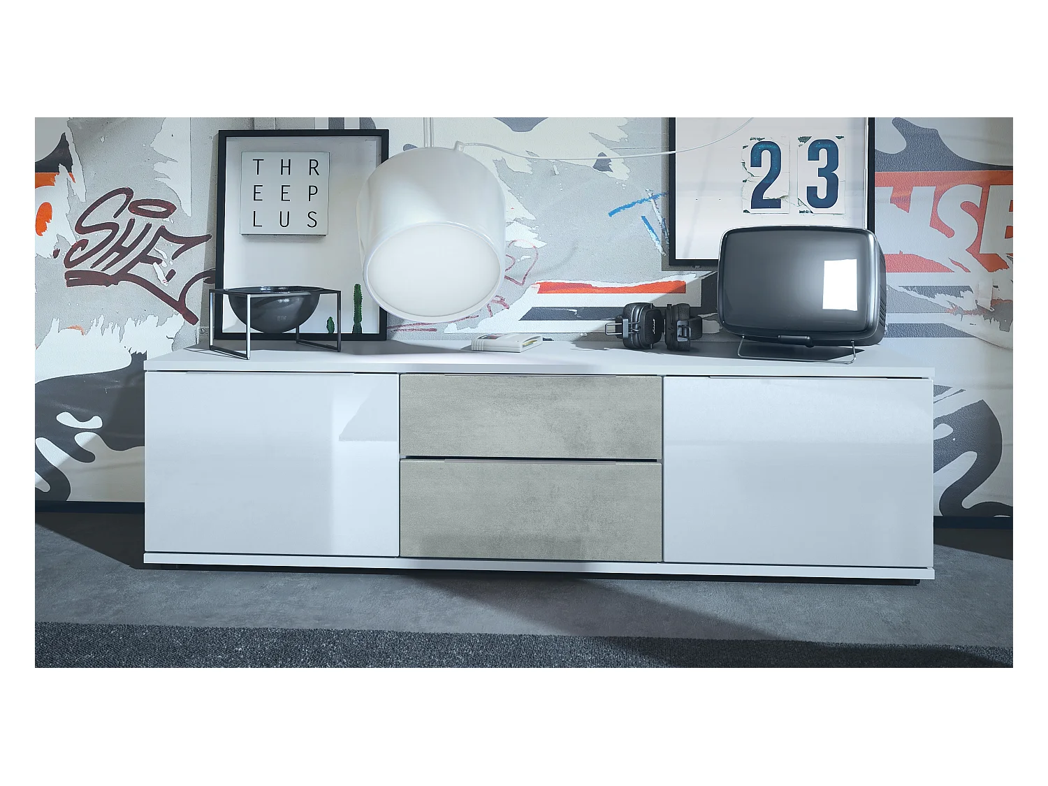 Tavolino TV Linio V1, tavolo TV con 2 ante e 2 cassetti - Bianco / ottica cermento ossido (138,5 x 37,5 x 35 cm)